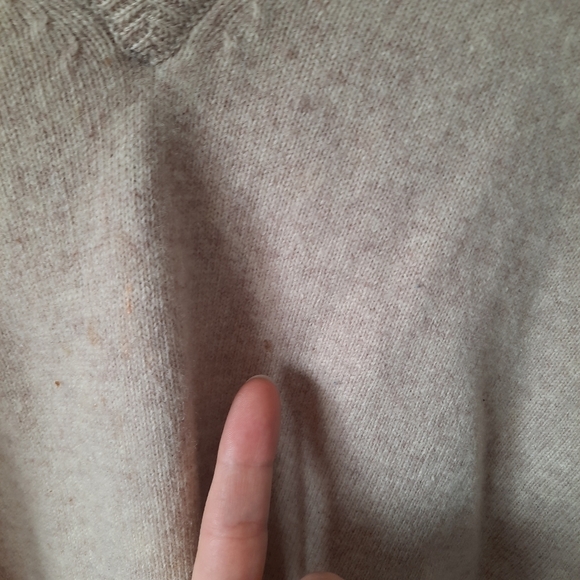 Vintage Hunt Club 100% lambswool light tan v-neck knit sweater - Picture 10 of 11